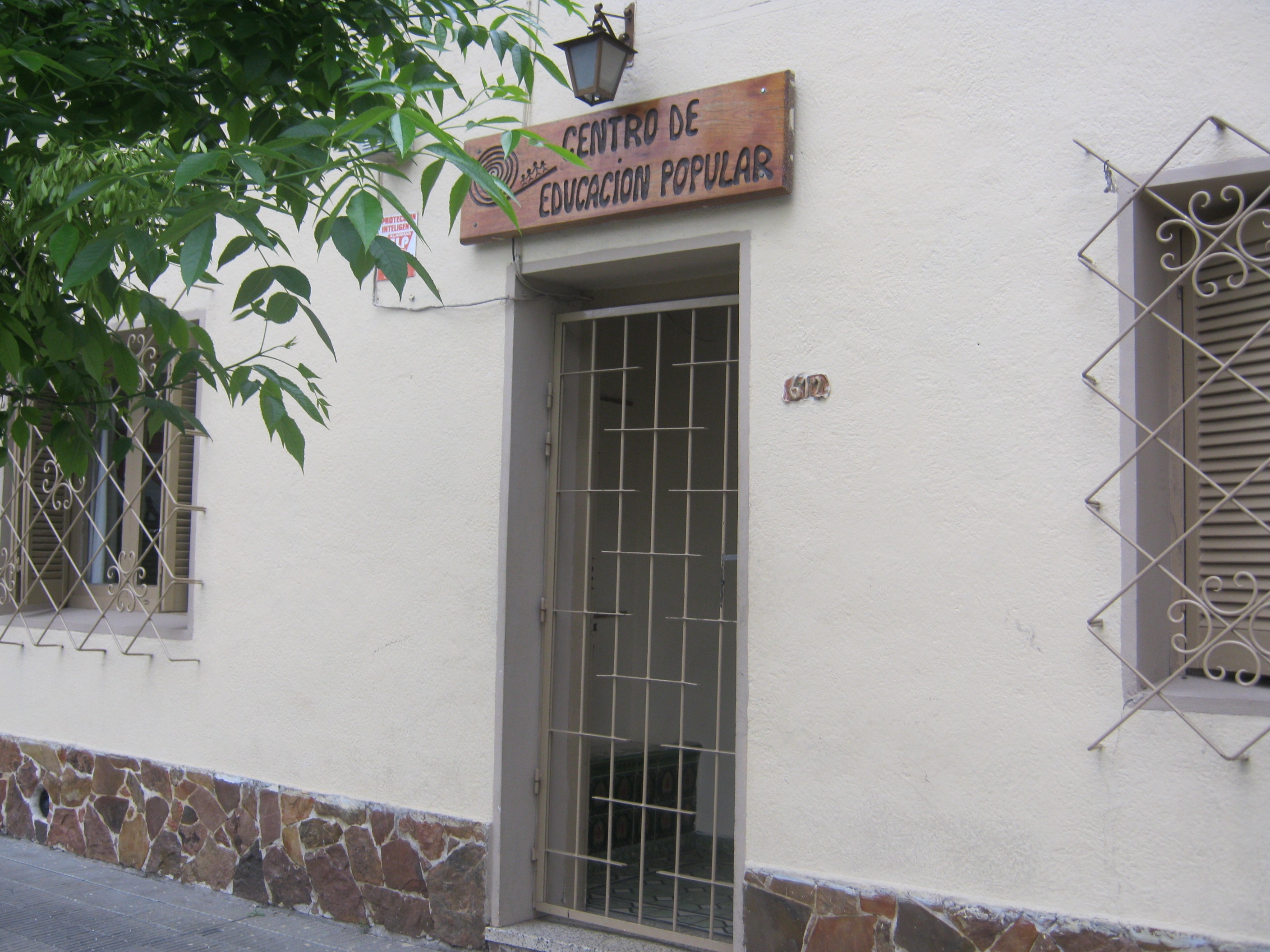 Sede de Fundación Centro de educación popular. Jose Pedro Varla 612